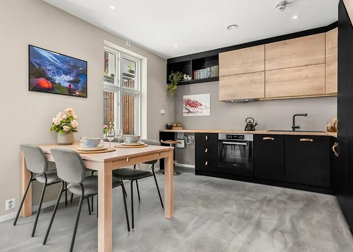 Trondheim's Smallest Detached House In The Middle Of The Centre! تروندهايم